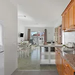 Ocean Breeze Penthouse Floritas